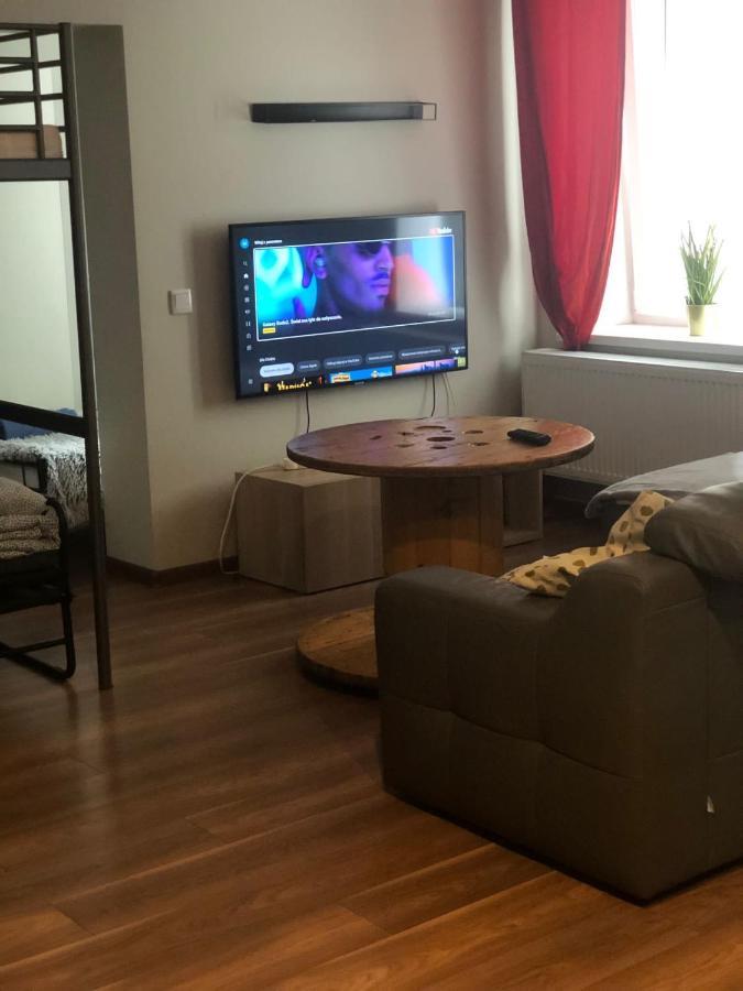 Apartament Srodmiescie 1 Sypialnia Oraz 1 Salon Walbrzych Ngoại thất bức ảnh